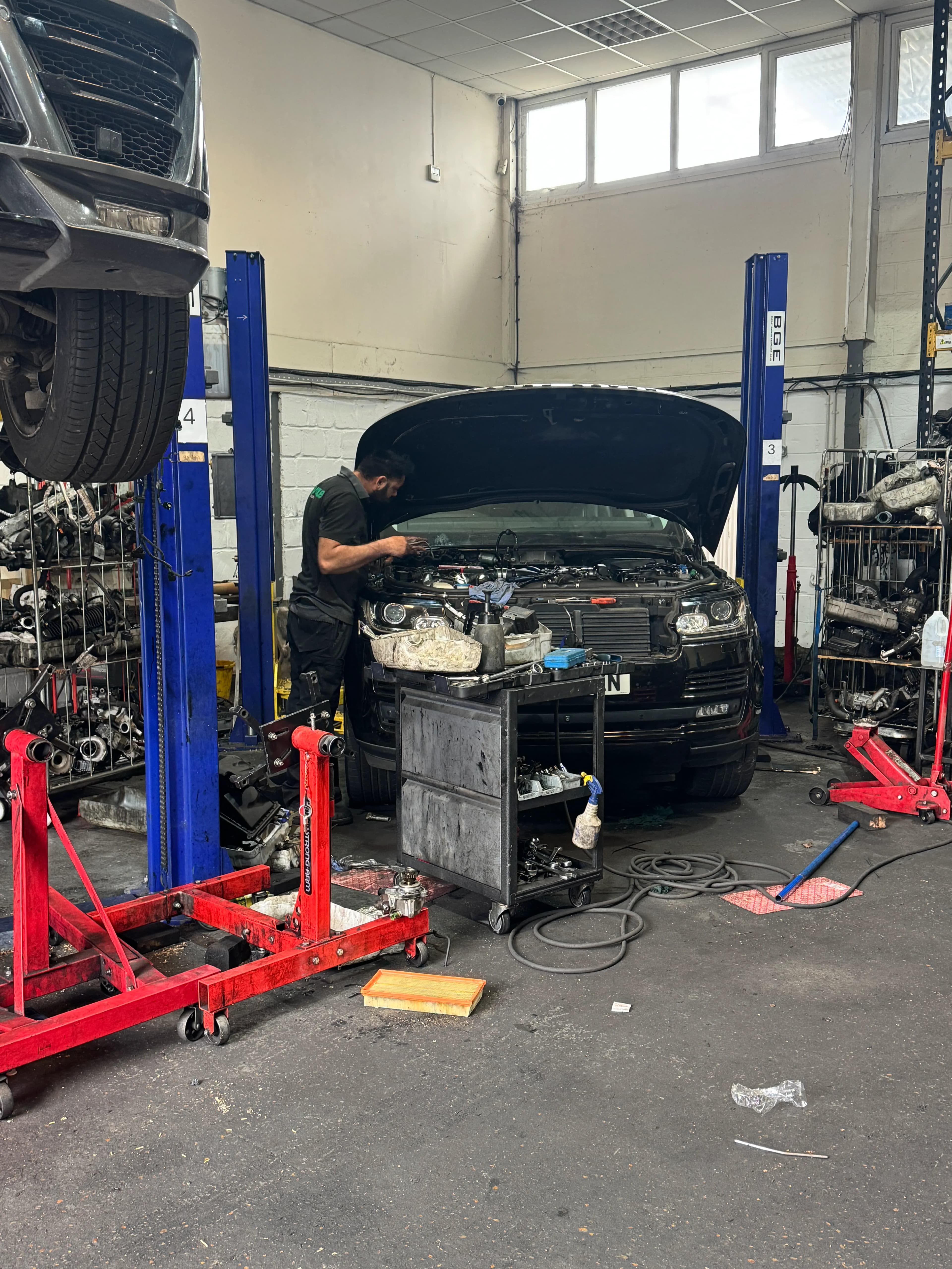 Land Rover engine replacement in progress at Vogue Technics workshop, serving Grays and Thurrock Essex
